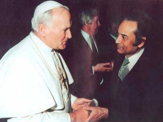 agha hasan abedi meeting the pope photo file