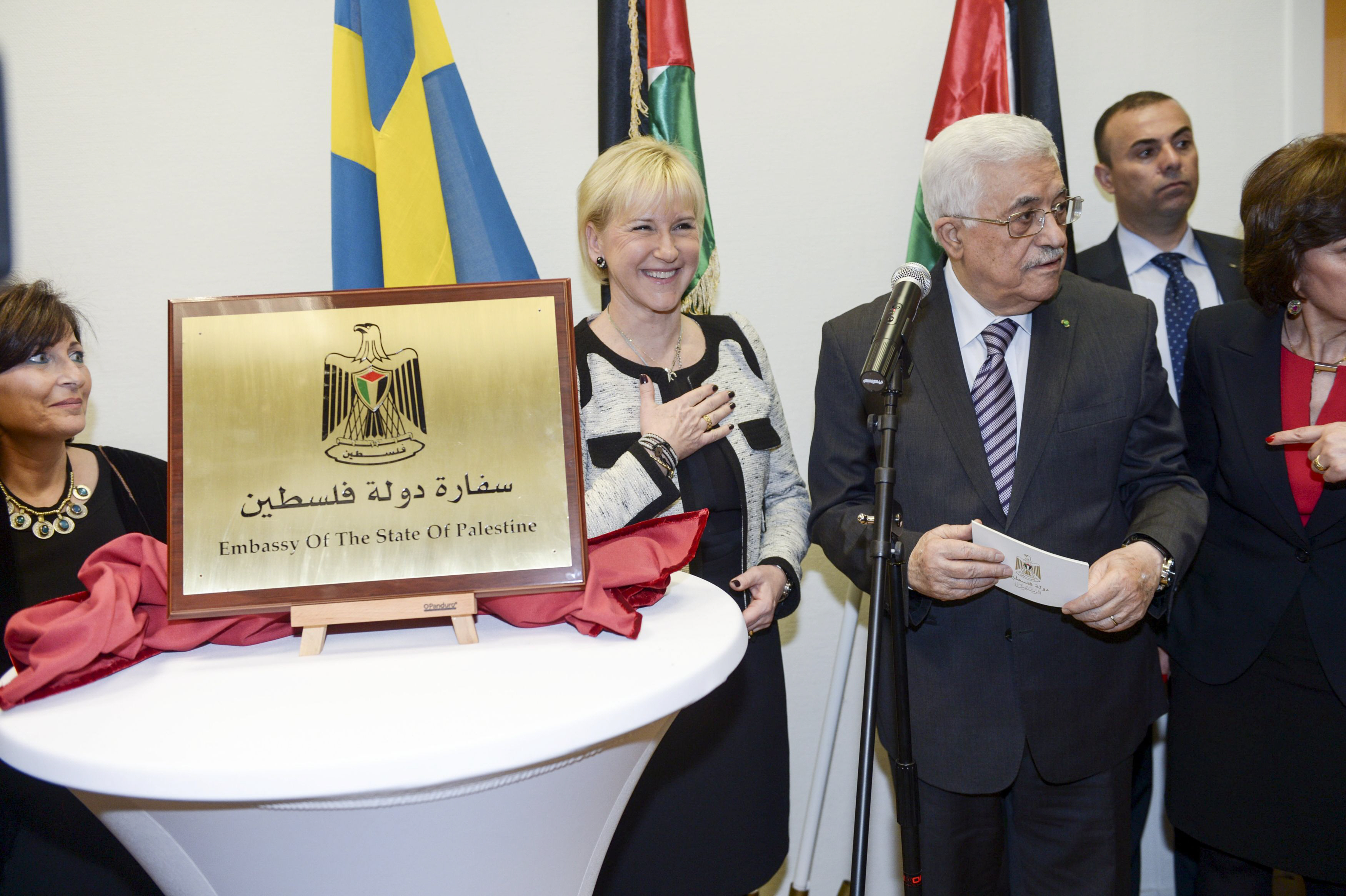 palestinian president mahmoud abbas c right speaks next to swedish foreign minister margot wallstrom c during the inauguration of the embassy of palestine in central stockholm february 10 2015 photo reuters