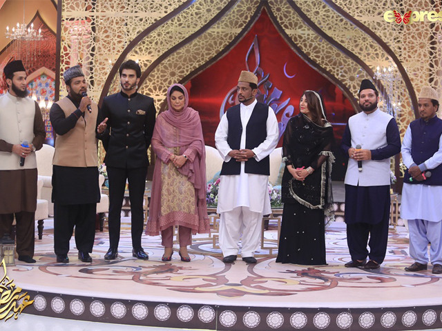 javeria saud and imran abbas alongside the naat khuwans paid tribute to umme habiba on ehed e ramazan photo express entertainment javeria saud and imran abbas alongside the naat khuwans paid tribute to umme habiba on ehed e ramazan photo express entertainment