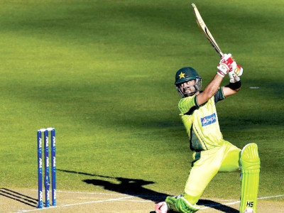 shehzad suffers blow to forearm shehzad suffers blow to forearm