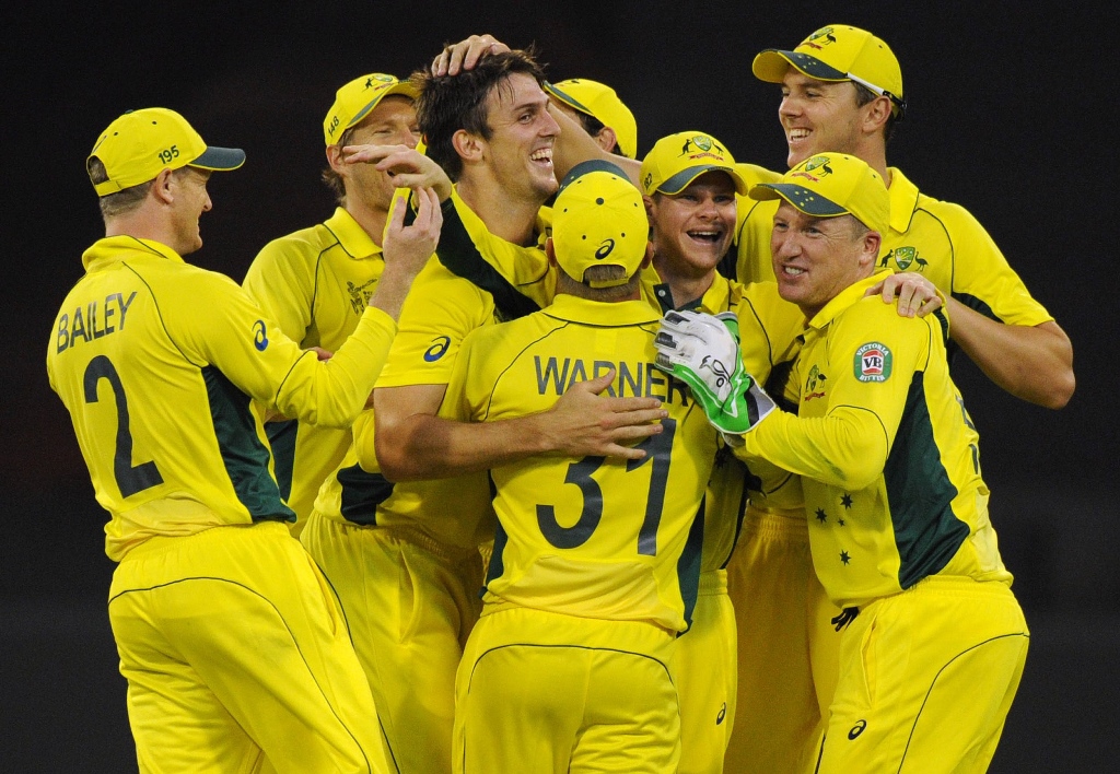 australia 039 s mitchell marsh 3rd l celebrates with teammates after dismissing england 039 s jos buttler photo afp