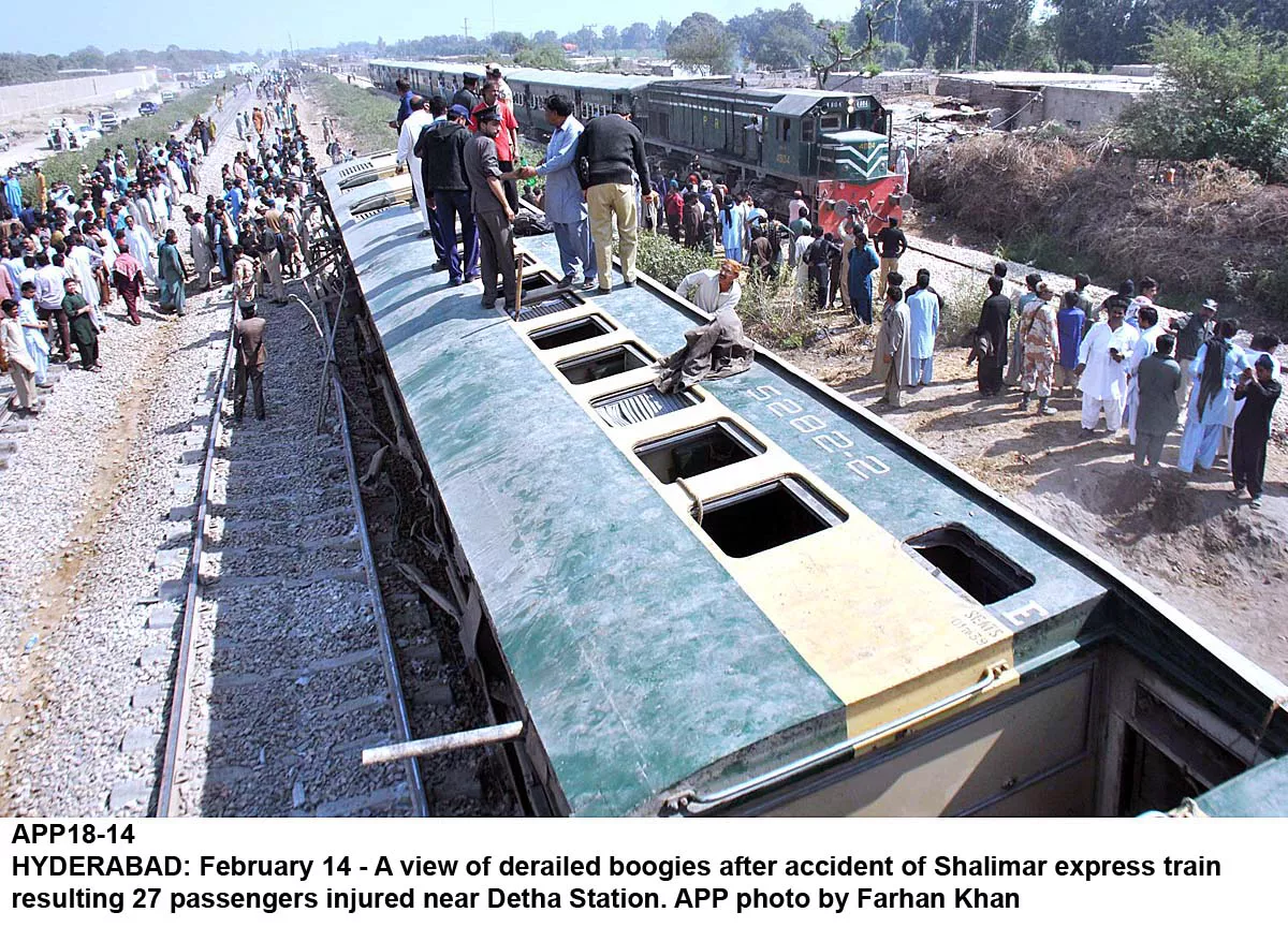a view of derailed boogies after accident of shalimar express train near detha station photo app a view of derailed boogies after accident of shalimar express train near detha station photo app
