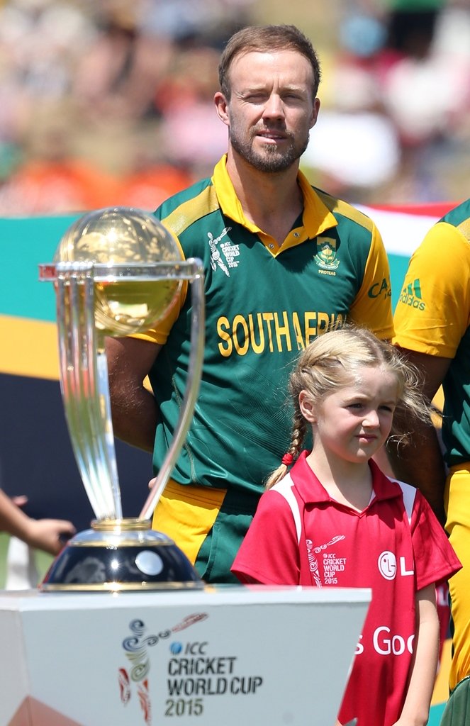 south africa 039 s captain ab de villiers looks towards the world cup prior to the pool b 2015 cricket world cup match between south africa and zimbabwe at seddon park in hamilton on february 15 2015 afp photo