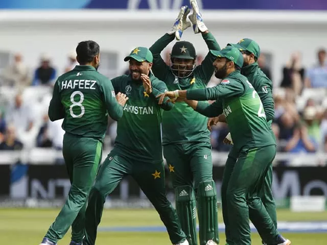 pakistan celebrate the fall of the third england wicket photo getty pakistan celebrate the fall of the third england wicket photo getty
