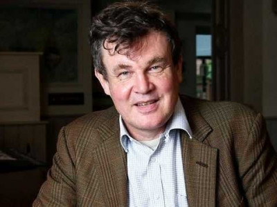 fraud on the readers peter oborne resigns from british newspaper over hsbc reporting
