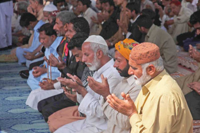 long march shikarpur families wait for govt to hear them