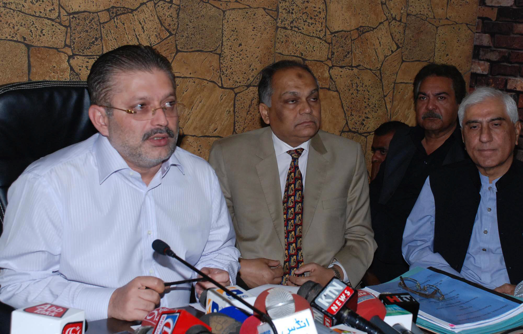 sharjeel memon addresses a press conference on thursday february 19 2015 photo irfan ali express