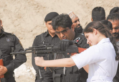 self defence training mama parsi students learn how to use guns self defence training mama parsi students learn how to use guns