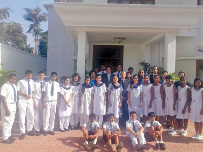 dinner with high commissioner cas students visit sri lanka