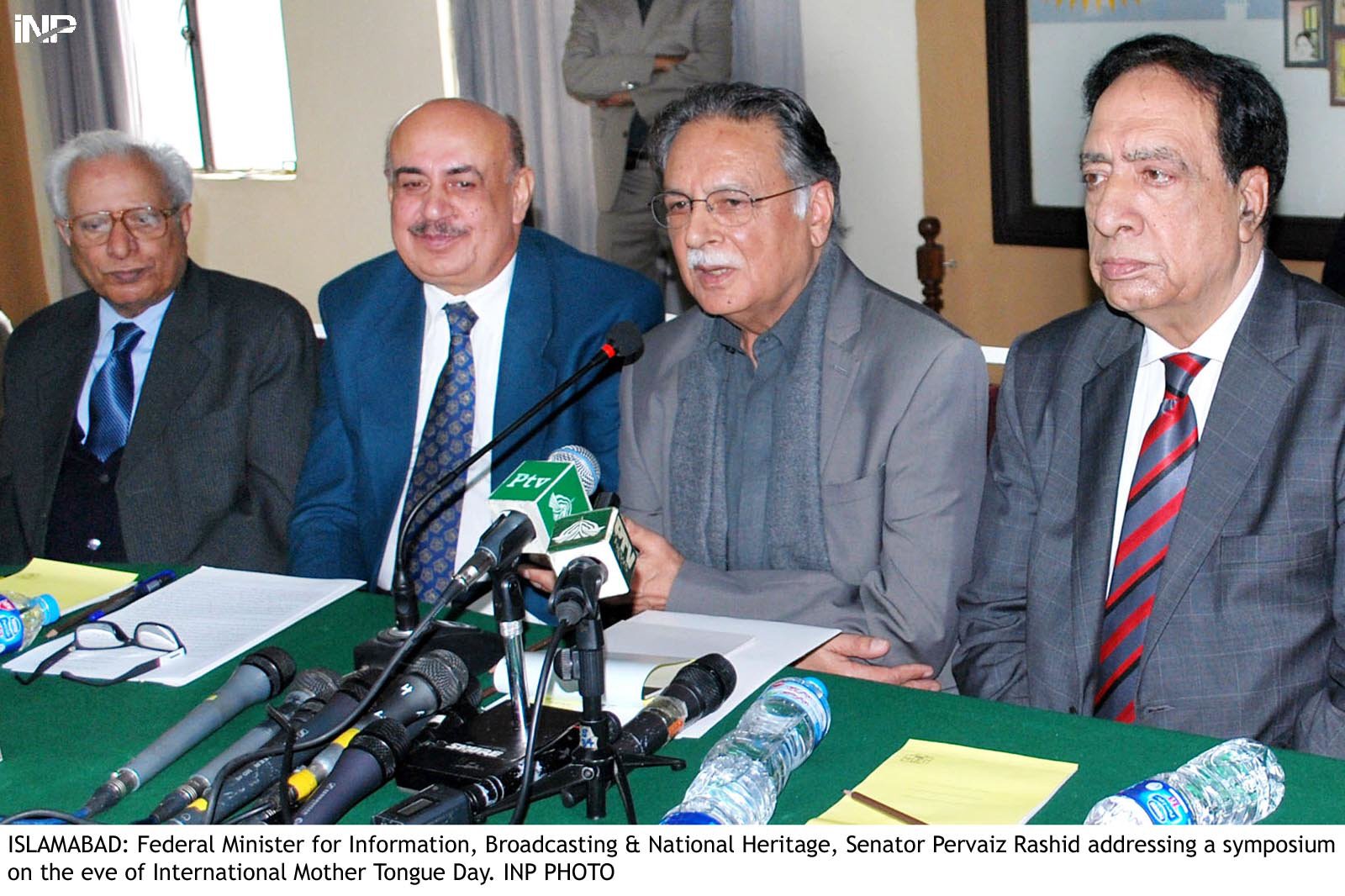 federal minister for information broadcasting and national heritage senator pervaiz rashid addressing a symposium on the eve of international mother tongue day photo inp