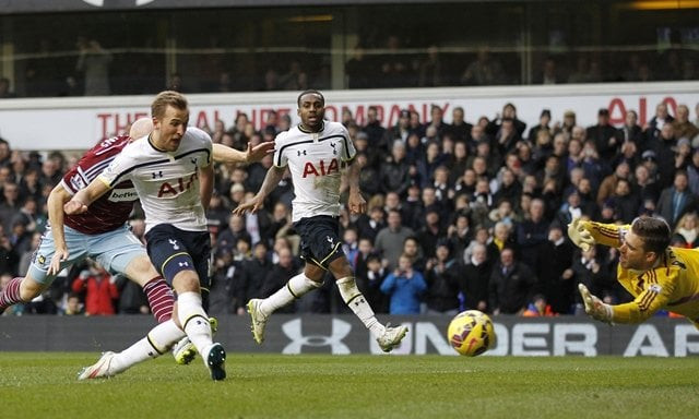 mauricio pochettino 039 s team had fallen 2 0 behind at white hart lane as the hammers struck through cheikhou kouyate and diafra sakho but an error by goalkeeper adrian allowed danny rose to halve the deficit with nine minutes left photo afp mauricio pochettino 039 s team had fallen 2 0 behind at white hart lane as the hammers struck through cheikhou kouyate and diafra sakho but an error by goalkeeper adrian allowed danny rose to halve the deficit with nine minutes left photo afp