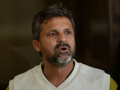 pcb seeks clarification from moin khan over casino visit