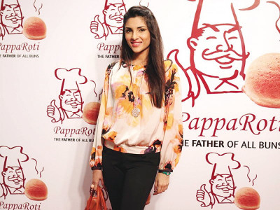 zhalay sarhadi s filmy moment zhalay sarhadi s filmy moment