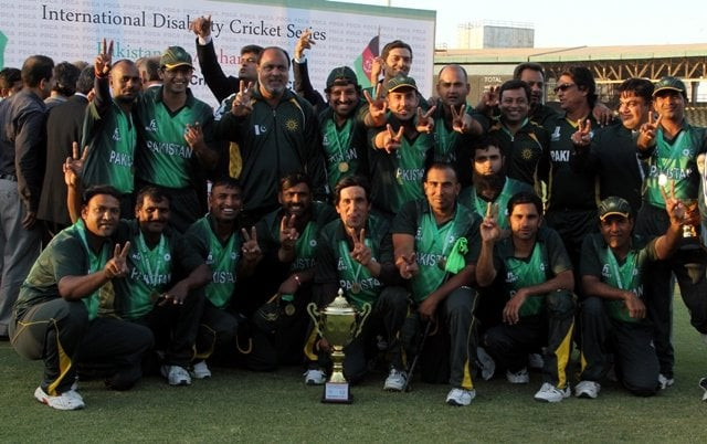 pakistan opted to bat first and made 164 5 in their 20 overs matloob who lost his right hand as a child in a road accident starred with a 51 run knock that included seven boundaries five of which came in a single over photo aysha saleem pakistan opted to bat first and made 164 5 in their 20 overs matloob who lost his right hand as a child in a road accident starred with a 51 run knock that included seven boundaries five of which came in a single over photo aysha saleem