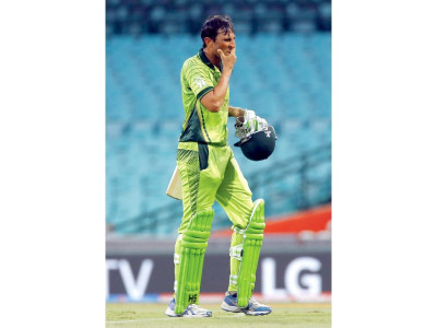 retirement news is false younus khan retirement news is false younus khan