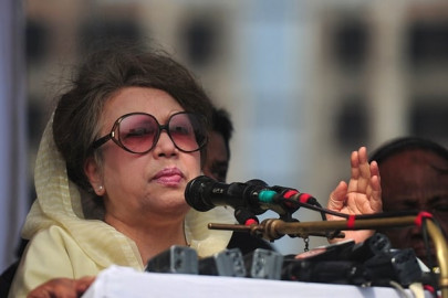 dhaka court orders arrest of khaleda zia