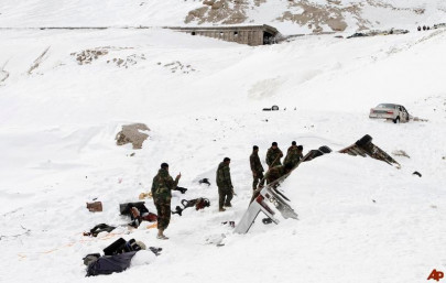 pakistan sends relief goods to afghan avalanche victims