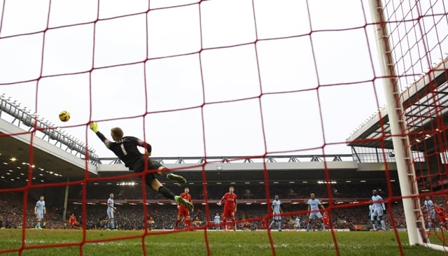 wonder strike phillipe coutinho scored a cracker in liverpool s 2 1 win over manchester city following his similarly splendid strike against southampton to cap off the best goal of the week photo reuters