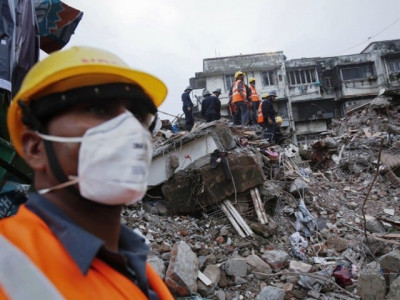 4 dead as rains cause building to collapse in rawalpindi
