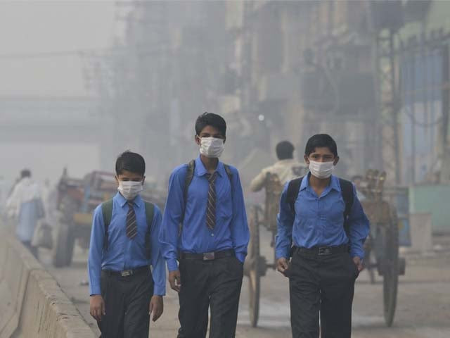 health risks rise as schools in punjab shift timings in response to severe smog health risks rise as schools in punjab shift timings in response to severe smog
