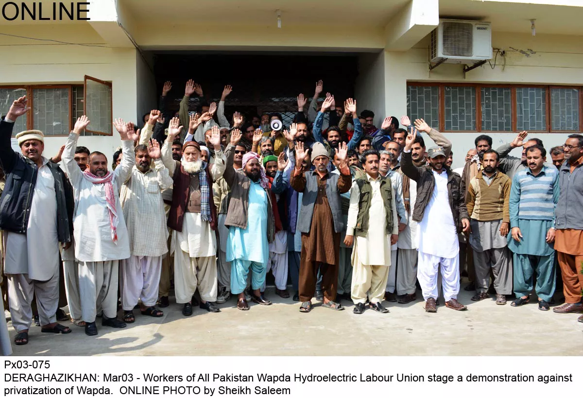 workers if all pakistan wapda hydroelectric labour union stage a demonstration over privatisation photo online workers if all pakistan wapda hydroelectric labour union stage a demonstration over privatisation photo online