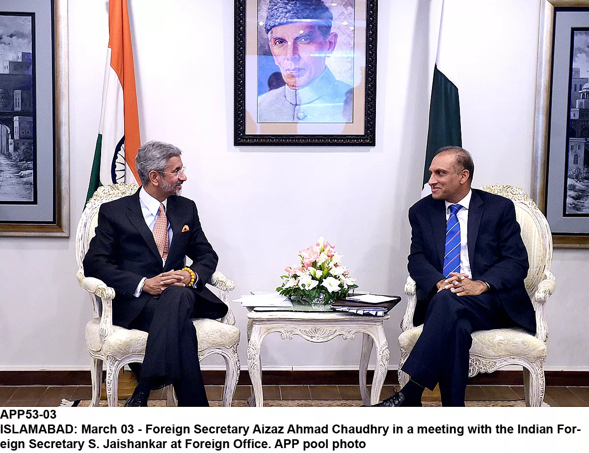 foreign secretary aizaz ahmad chaudhry in a meeting with the indian counter part s jaishankar at foreign office photo app foreign secretary aizaz ahmad chaudhry in a meeting with the indian counter part s jaishankar at foreign office photo app