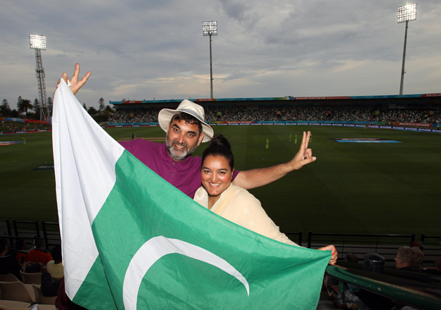 israr haider l and shahzeera haider r attend the pool b cricket world cup match between the united arab emirates uae and pakistan at mclean park in napier on march 4 2015 photo afp