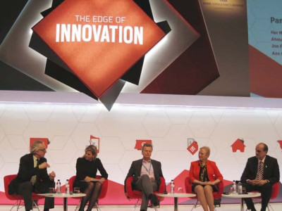 universal broadband etisalat ceo stresses on partnership