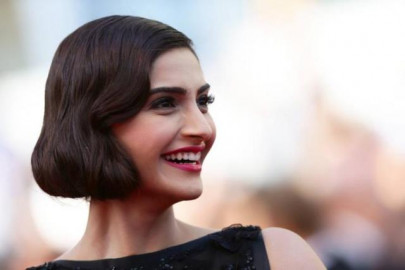 sonam kapoor discharged from hospital after treatment for swine flu sonam kapoor discharged from hospital after treatment for swine flu