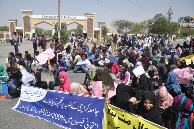 the students shouted slogans demanding that the vice chancellor vc withdraw the increase in fees photo mohammad azeem express the students shouted slogans demanding that the vice chancellor vc withdraw the increase in fees photo mohammad azeem express