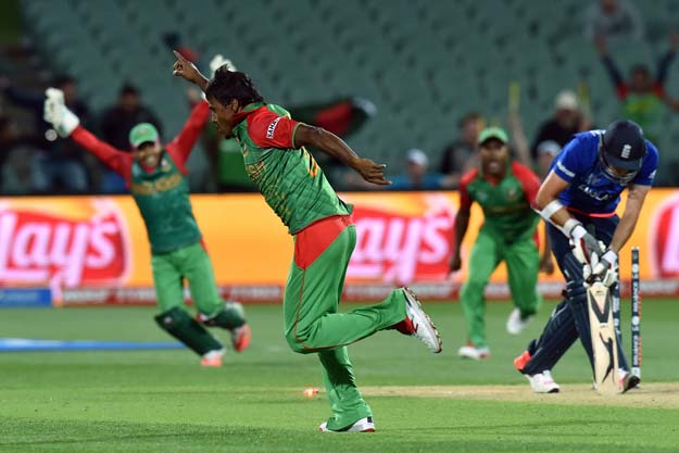 bangladesh paceman rubel hossain c celebrates the final wicket of england 039 s james anderson r during the 2015 cricket world cup pool a match between bangladesh and england at the adelaide oval on march 9 2015 photo afp