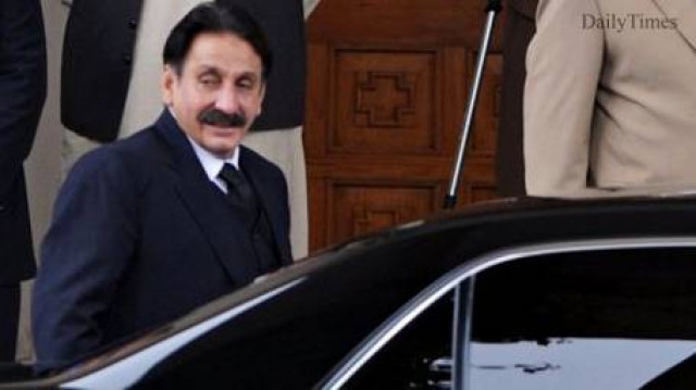 iftikhar getting into his car photo express iftikhar getting into his car photo express