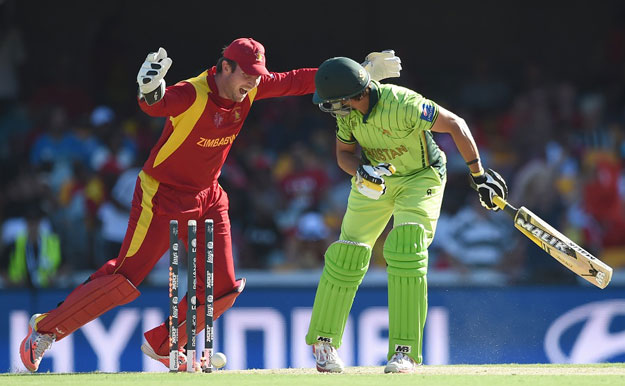 shahid afridi is cleaned up by sean williams pakistan v zimbabwe world cup 2015 group b brisbane march 1 2015 photo afp