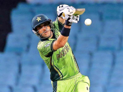 skipper misbah urges pakistan not to waste new life