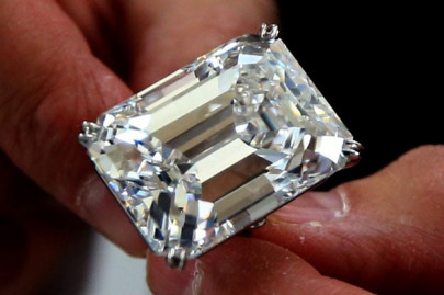 flawless 100 carat diamond on show in dubai
