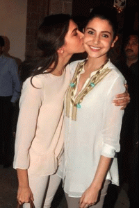 moment of pda deepika kisses anushka