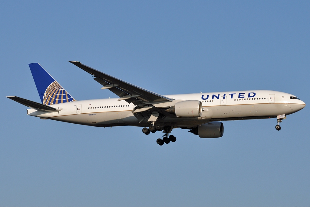 united airlines boeing 777 200 photo courtesy http www airliners net photo united airlines boeing 777 222 1875952 l