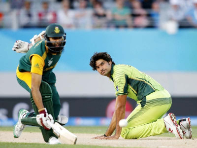pakistan seven feet under as irfan out of world cup