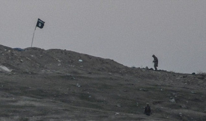 turkey detains syria bound british woman official