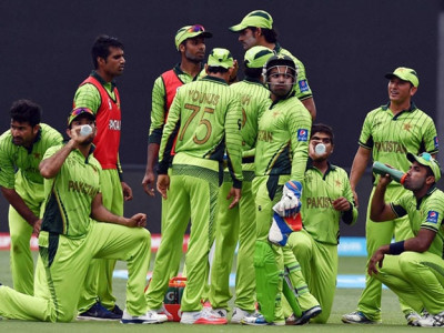 australia call up steve waugh for advice as they prepare for pakistan clash