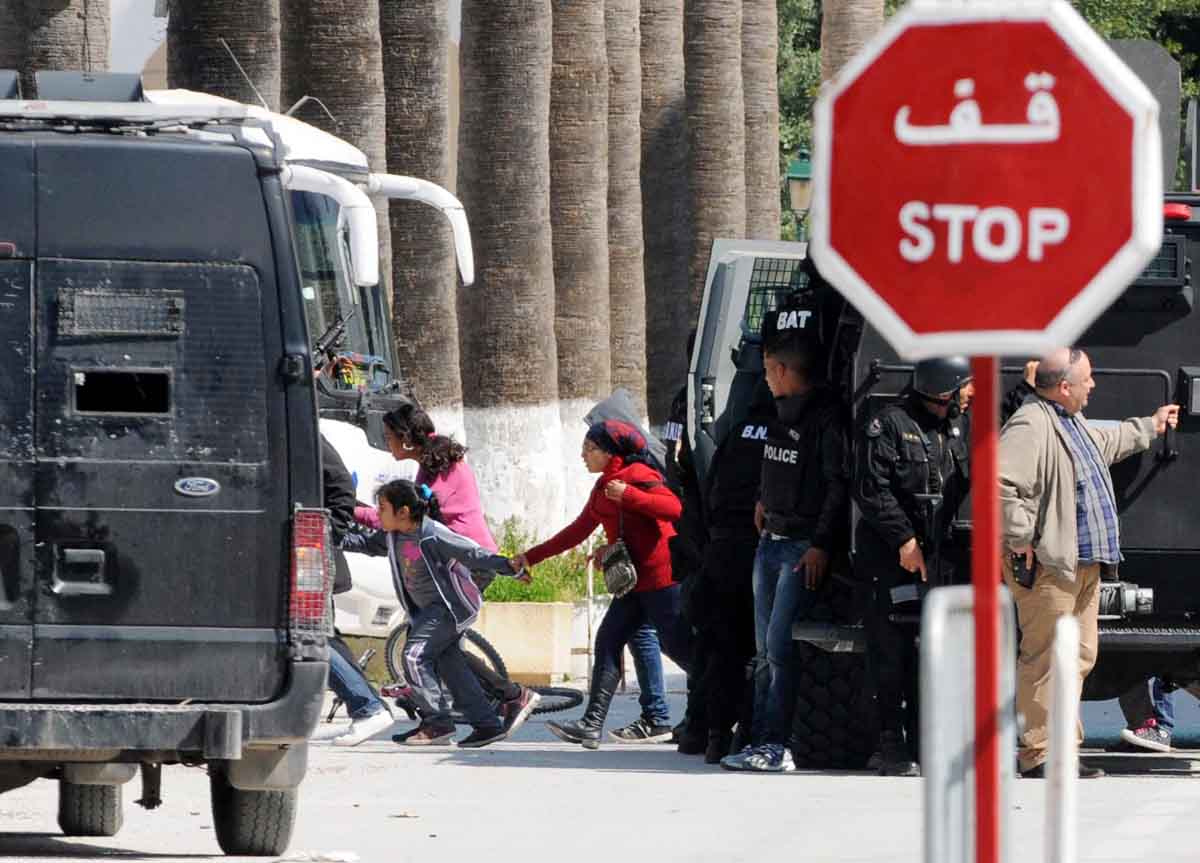 tourists are evacuated by special forces from the site of an attack carried out by two gunmen at tunis 039 famed bardo museum on march 18 2015 photo afp