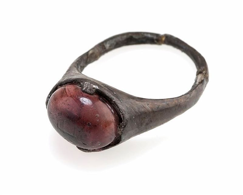 the ring made over 1 000 years ago has confirmed contact between the vikings and the islamic world because it was unearthed in sweden but bears an ancient arabic inscription that asys 039 for allah 039 or 039 to allah 039 photo courtesy the swedish history museum