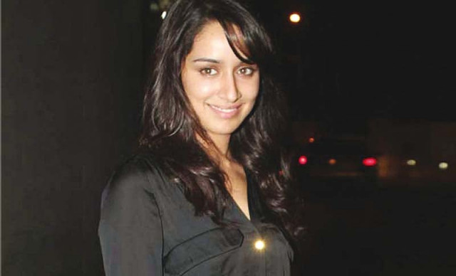 shraddha appreciates make up artists who come with new ideas photo file shraddha appreciates make up artists who come with new ideas photo file