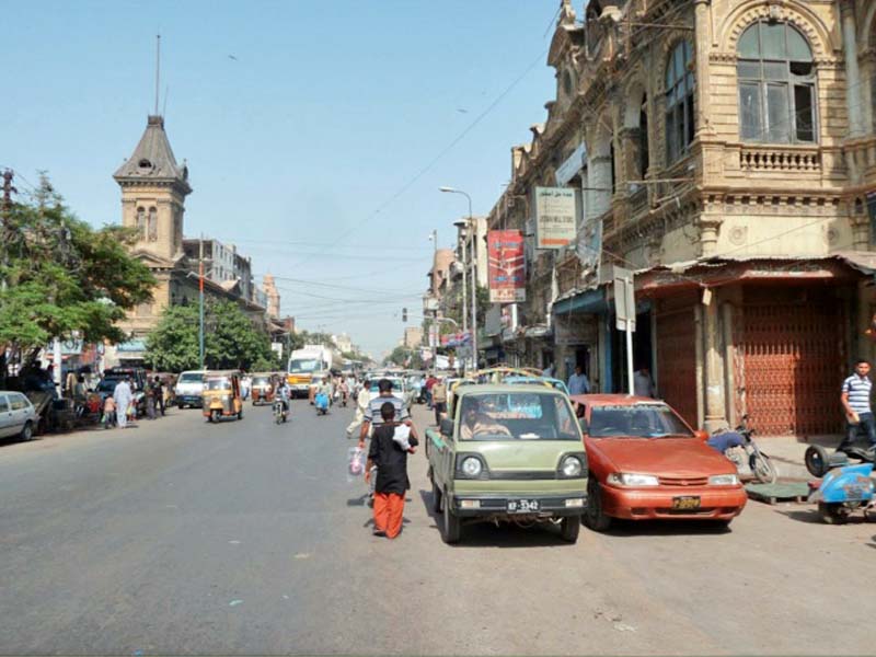 public transport race to build karachi s first brt gets too many green signals