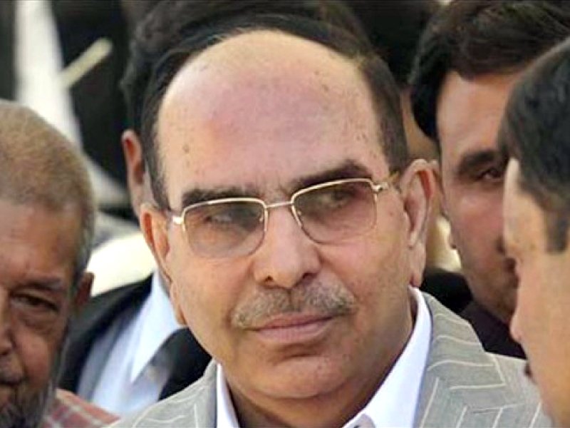 malik riaz said that he wants karachi to be counted among the world s top cities photo file