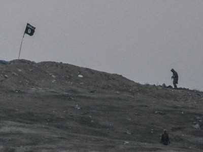 british doctors feared to have crossed into syria to aid is fighters