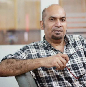 recognising services after 40 years a guitarist is recognised