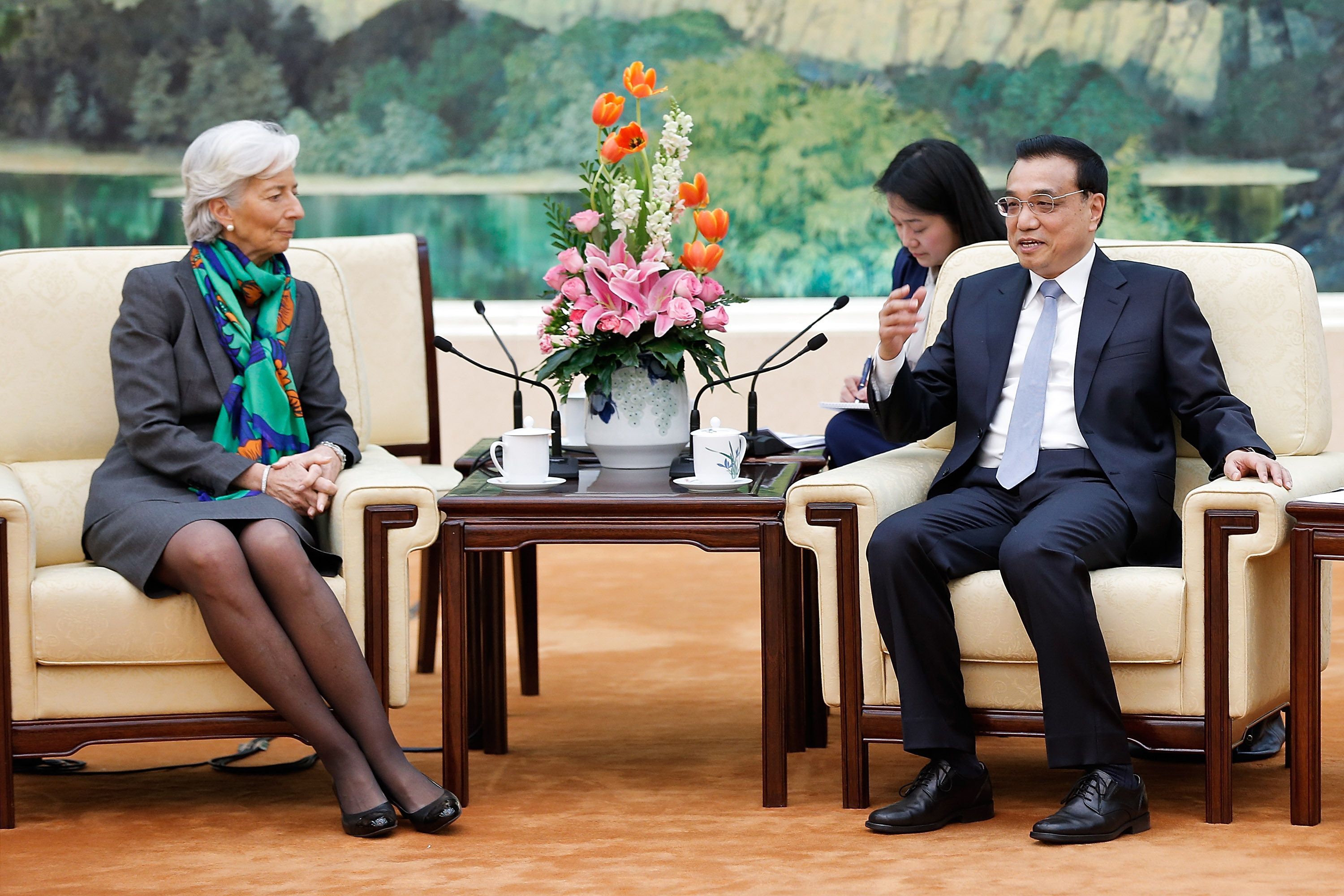 chinese vice premier li keqiang r meets with international monetary fund imf managing director christine lagarde l at the great hall of the people in beijing on march 23 2015 the china development forum is being held from march 21 to 23 photo afp