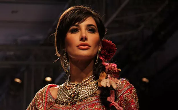nargis fakhri made a beautiful bride as she modeled suneet varma 039 s design nargis fakhri made a beautiful bride as she modeled suneet varma 039 s design