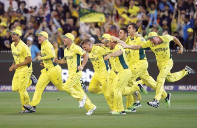 mcg glitters gold as australia make it five